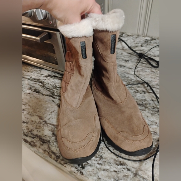 Colombia snow boots size 11 - Picture 2 of 7